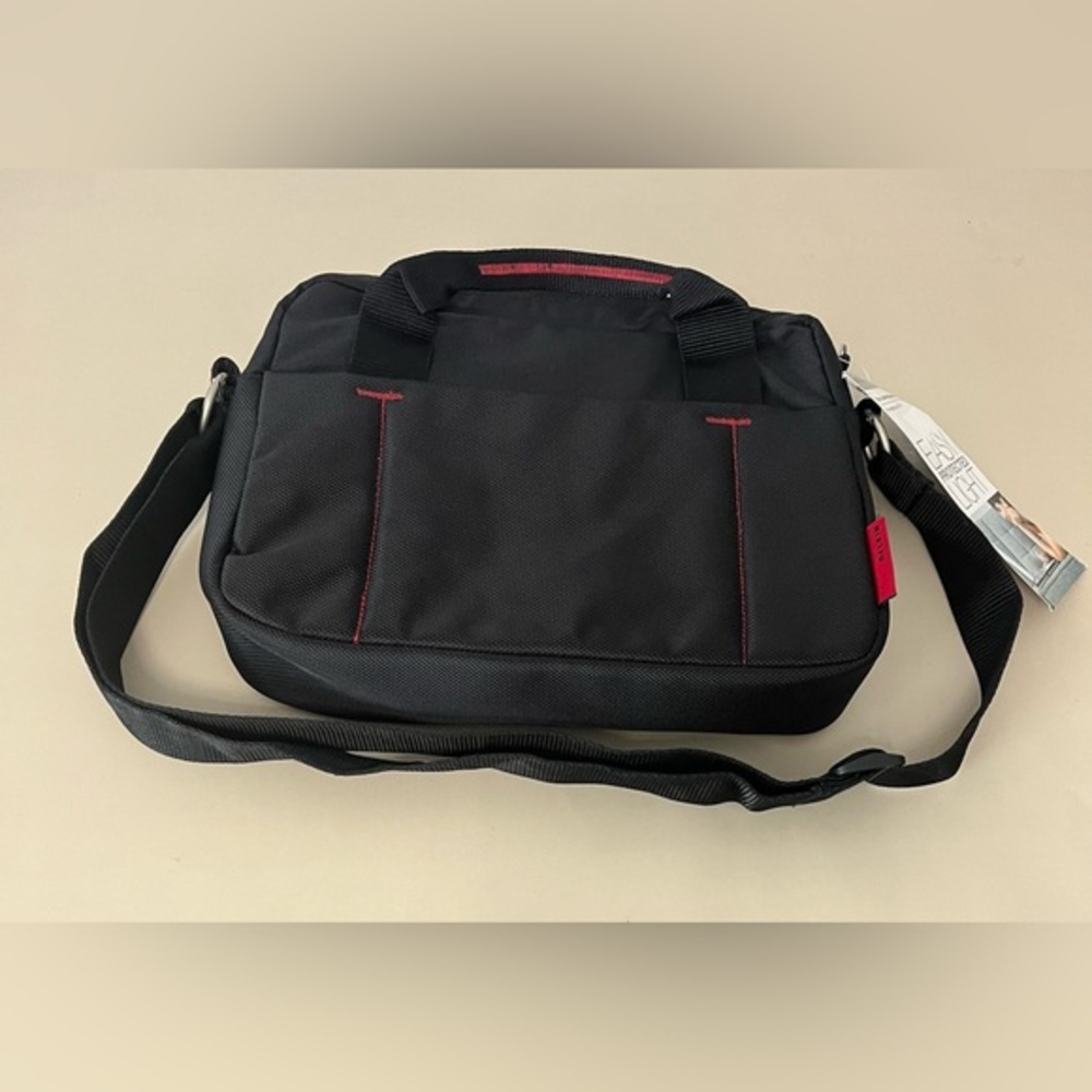 Belkin Top Load messenger laptop bag